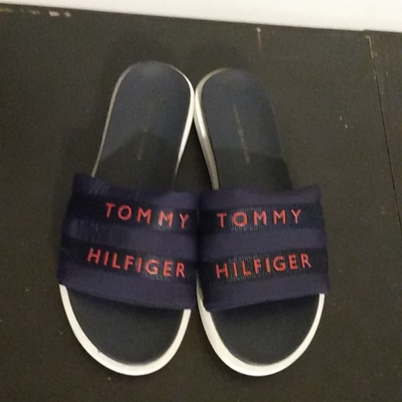 Size 10 one band slip-ons - Picture 2 of 3